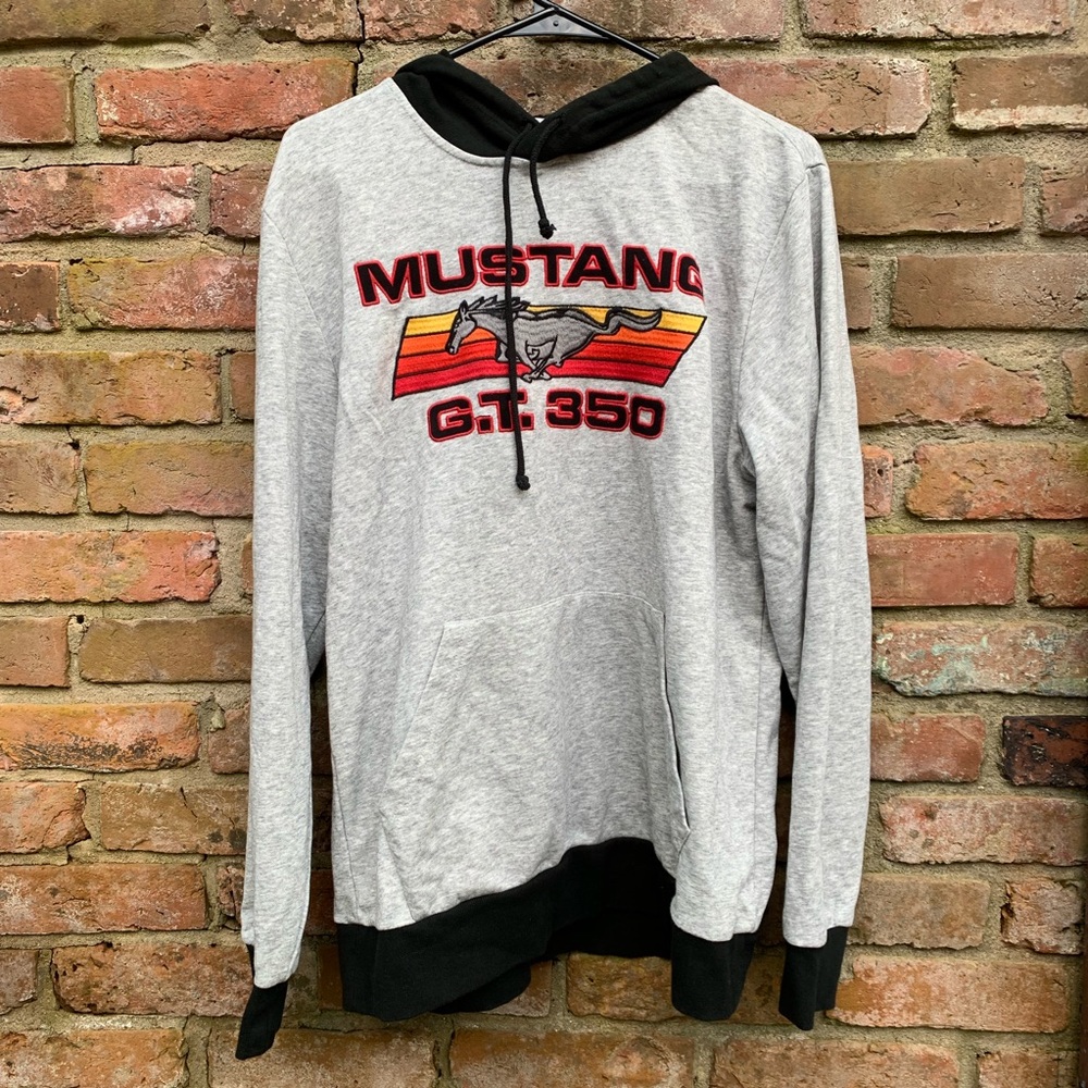 SOLD - VINTAGE-LIKE FORD MUSTANG HOODIE!!